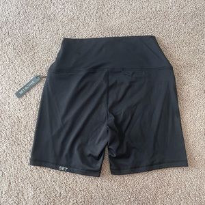 SET ACTIVE Luxform Biker Shorts NWT Size M